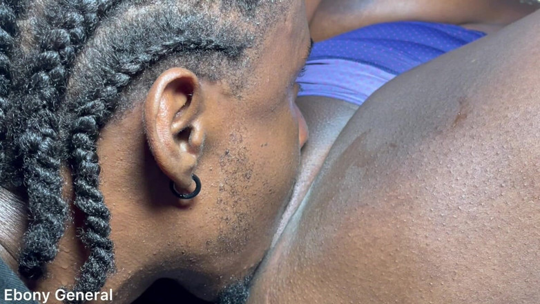 General01: 내 가장 친한 친구를 방문했지만 결국 여친과 섹스를 하게 되었습니다.