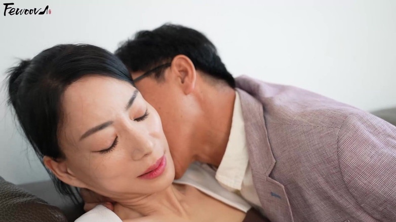 Fewoovcom: Damat kayınvalidesine ve başka bir adamın karısına imrenir