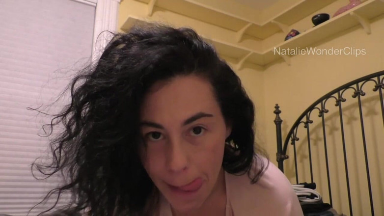 Natalie Wonder: 当你休息的时候，继母正在叫醒你的鸡巴