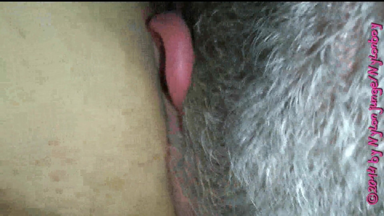 NylonjungeCarmen: Pussy licking an old friend 2
