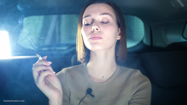 Russian Smokers: Sexy Russian Babe Smoking Cigarette Natural Setting