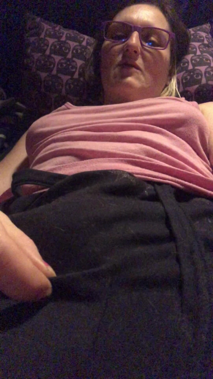 MistressWriggler: Podczas Ściskania Metalowej Piłki Może Zrobić Orgazm. Pełne Wideo!