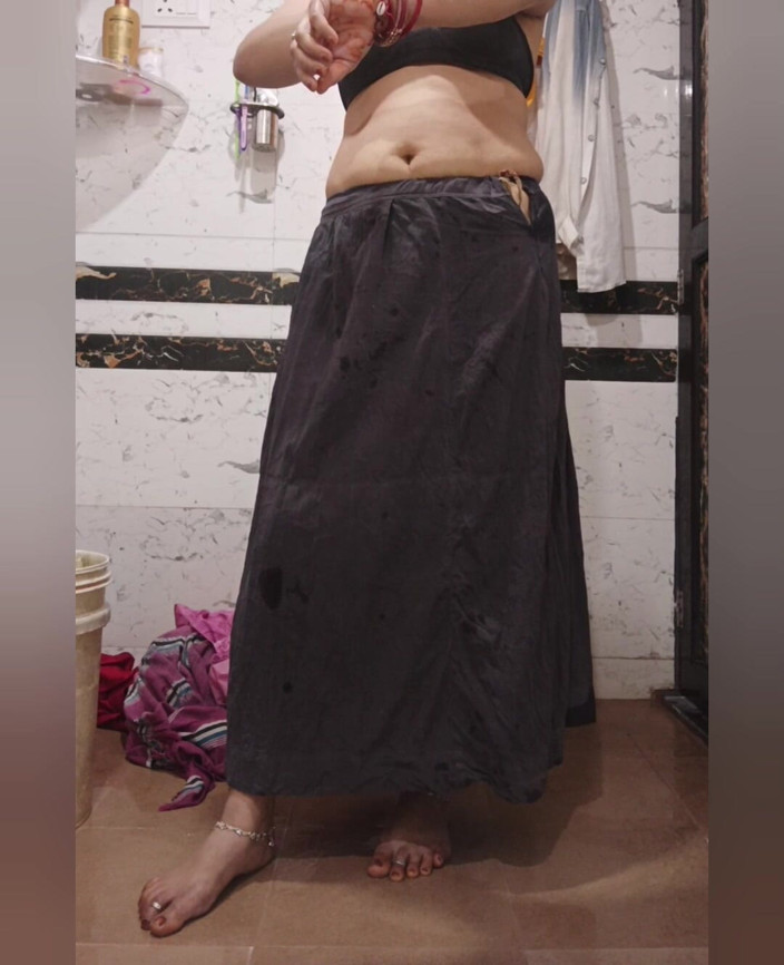 Priyahot77: Priya Bhabi Pusssy in Side Finger Hot Video