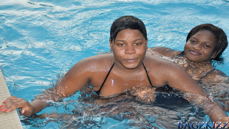 BAGZKIZZ: Unique Underwater Shots of Two Black Lesbians