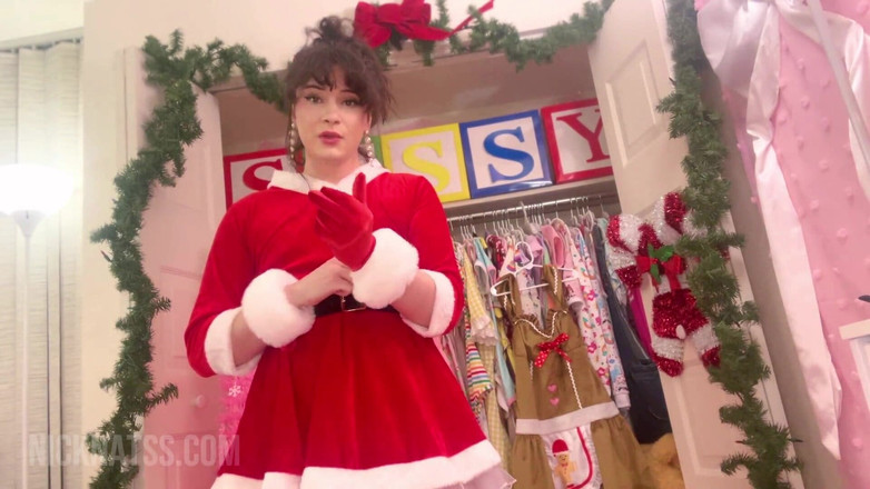 Natalie Napoli: Мачеха-транс готовит рождественский сисси-гэнгбэнг