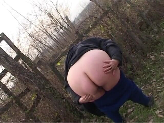 Out Sexxx: My grandma gives me a blow job in a park!