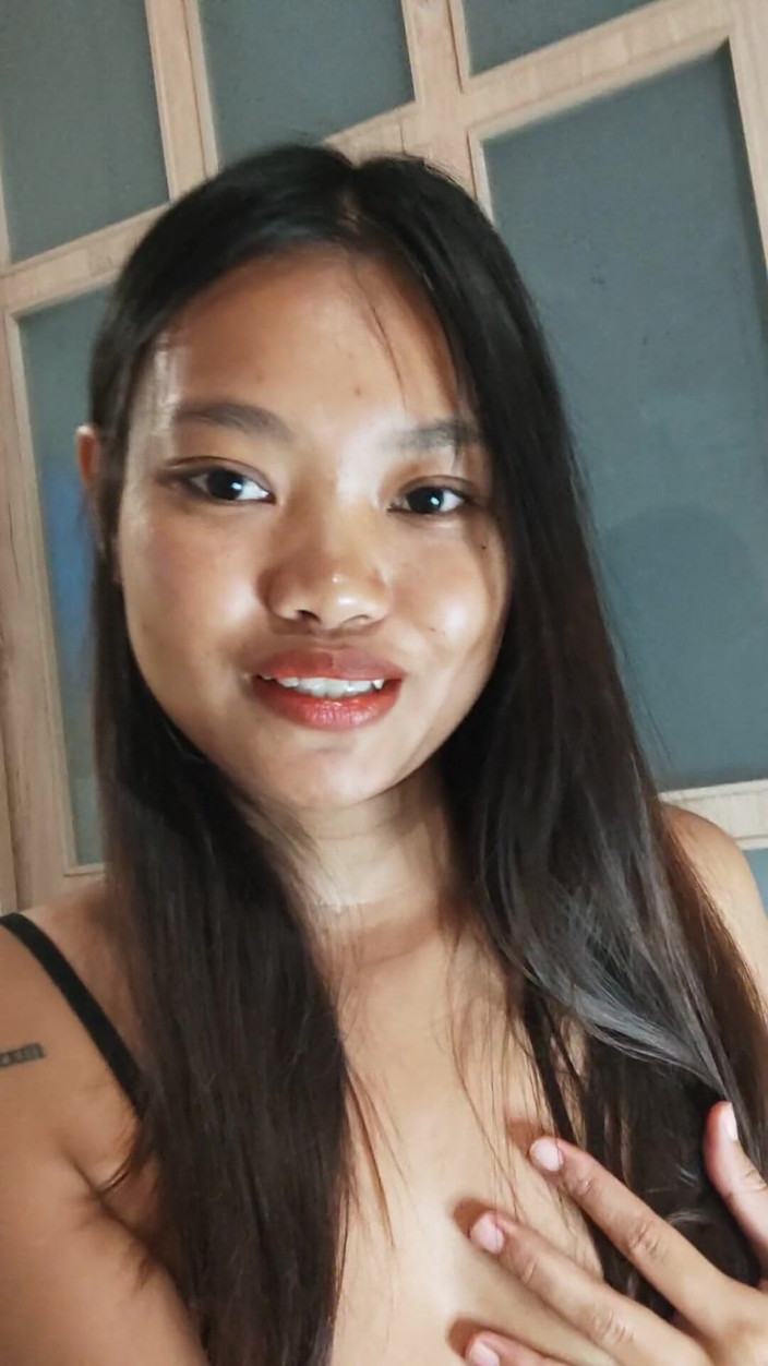 Cupcake: Intimate Face-sitting Tease - Solo Girl Pussy Close-up