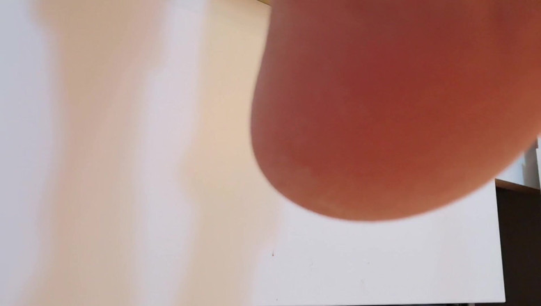 Erotic Tanya: Kentut pada najis kaki saya