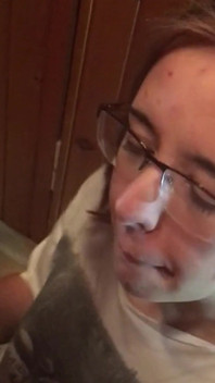 POV blow job z Cym na moich okularach