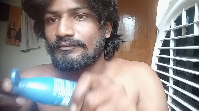 KUMBHA MANOJ KUMAR: Мінет пальцем