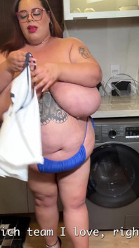 그녀의 보지를 따먹는 거유 거유 팀 마스코트