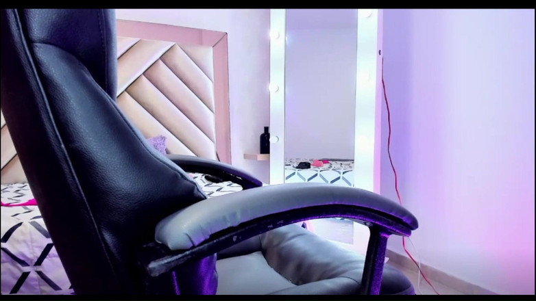 Prisila Devid: Ich Will Einfach Nur Ein Unterwürfiges Mädchen Für Dich Sein