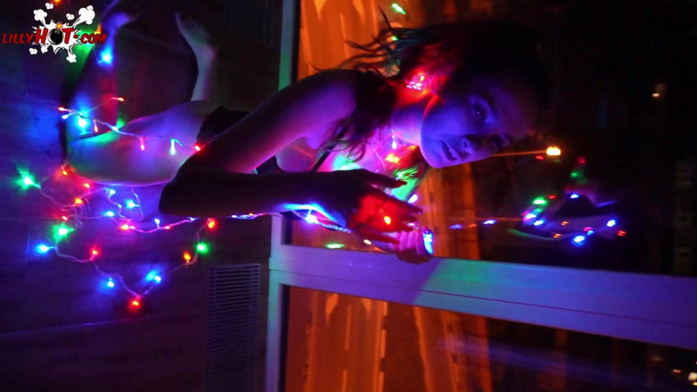 LILLYHOTX: Big booty girl on Christmas night - soft erotica