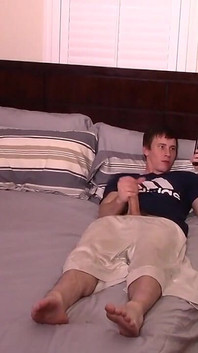 Dans les coulisses avec deux ados vierges super sexy