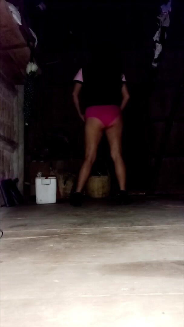 Martin13: Tatăl vitreg îi îndeplinește dorința fiicei sale de a se fute departe...