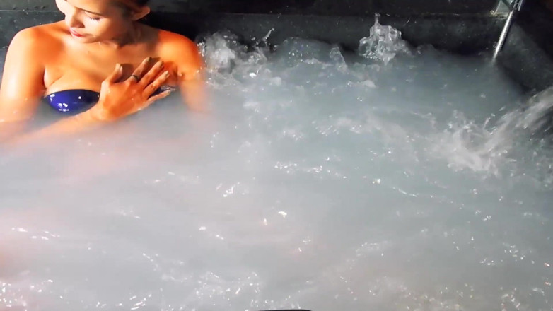 Asian Pussy Vision: Wet finger games in the whirlpool Part 3