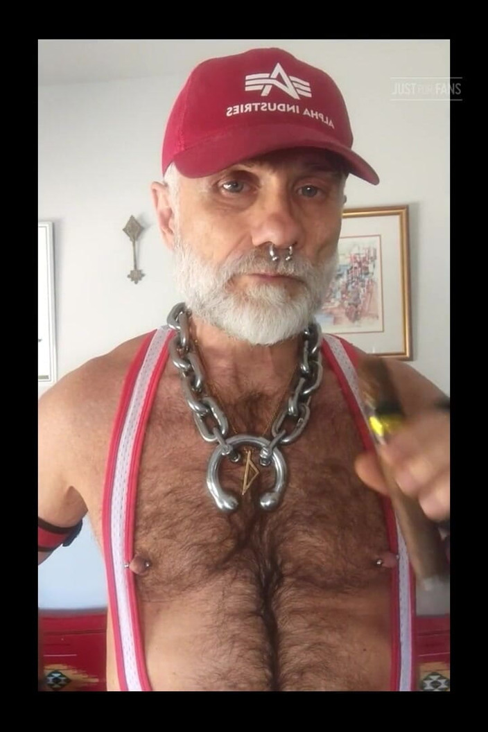 MusclesCigarsFFPig: Stepdaddy Lighting His Gar
