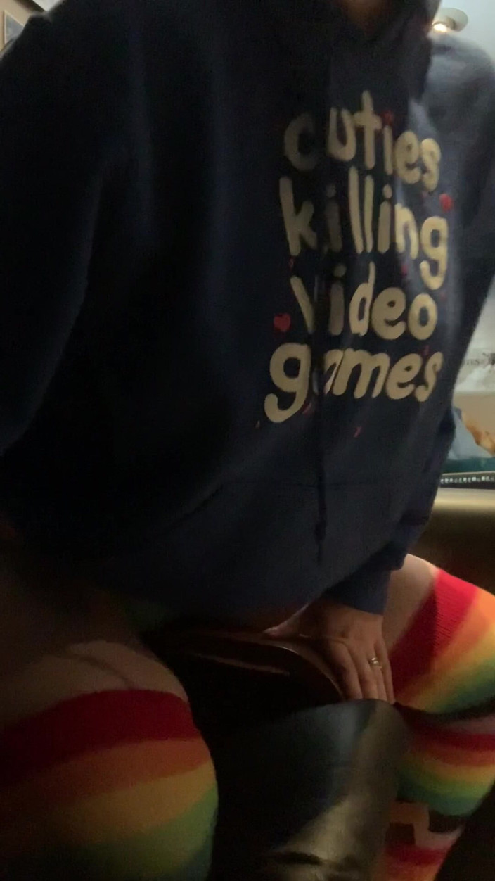 Needy Nols: Ma première baise