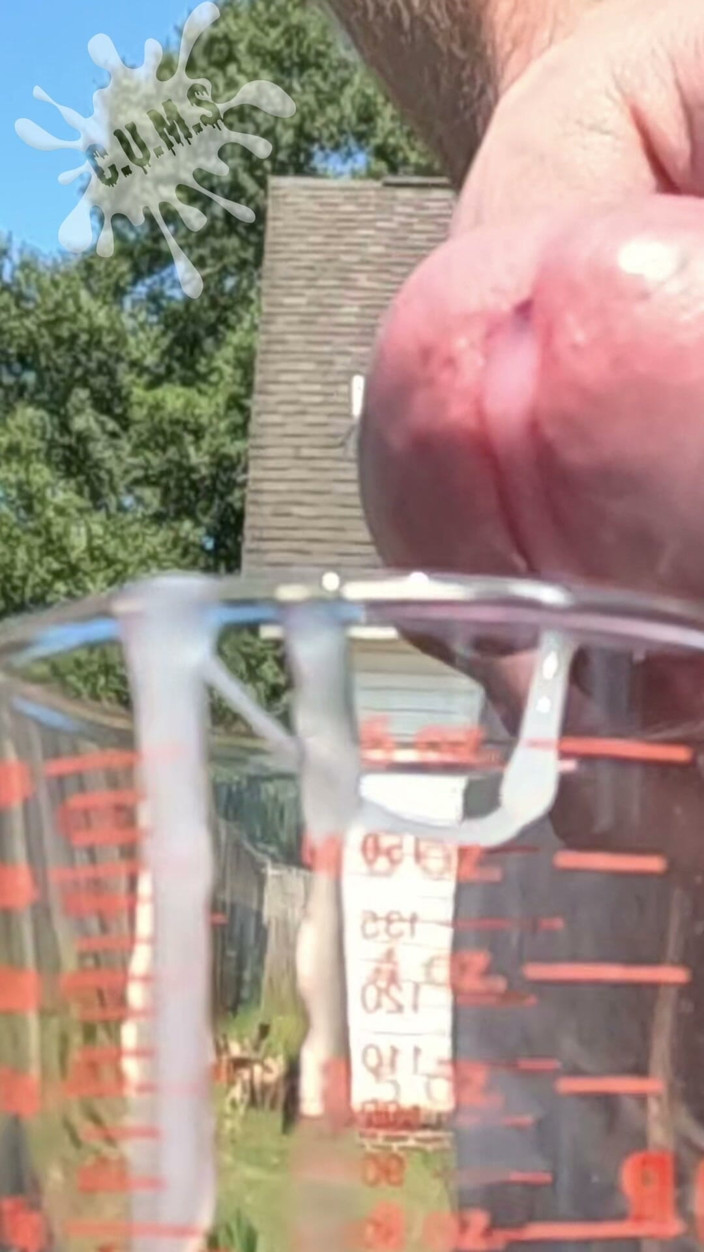 Cum Juggler: C.u.m.s - Close up and Motion Slowed - Solo Cumshot