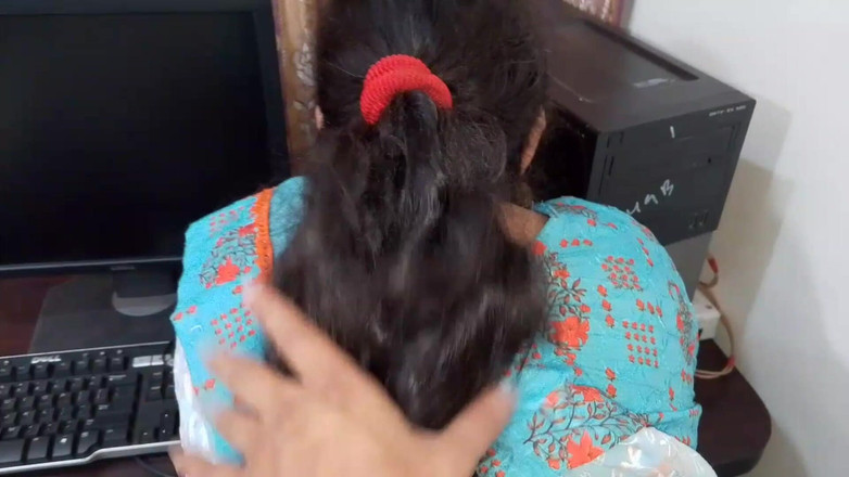 QueenbeautyQB: 印度女孩为了快速升职与她的老板发生性关系