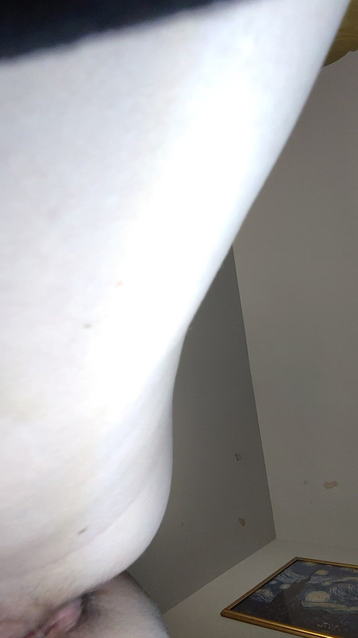 Narley Sinn: Aku suka banget mainin memek sempitku