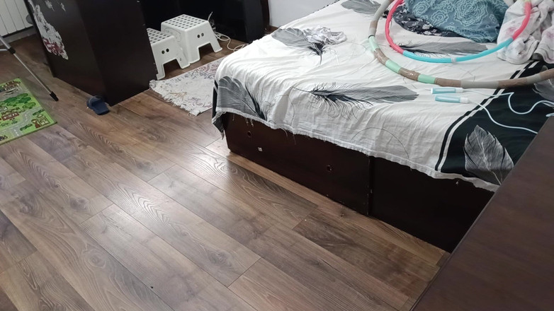 Mirsur: セクシーな妻の自宅ワークアウト、裸。