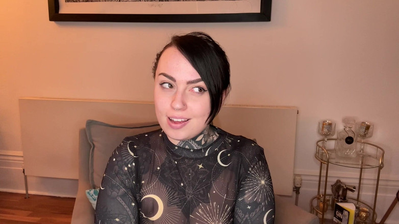 Miss Valentina: Istruzioni per la masturbazione anale