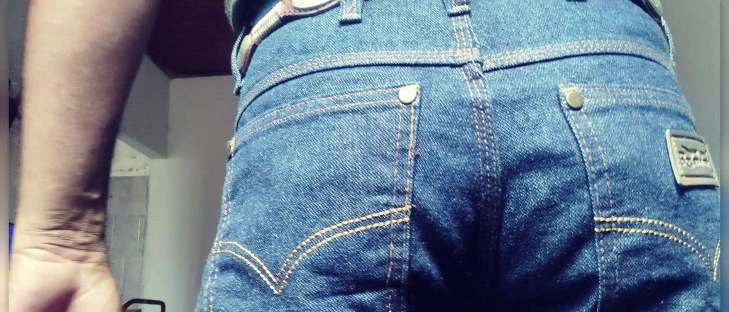 Stink HairyMale: Kouření POV