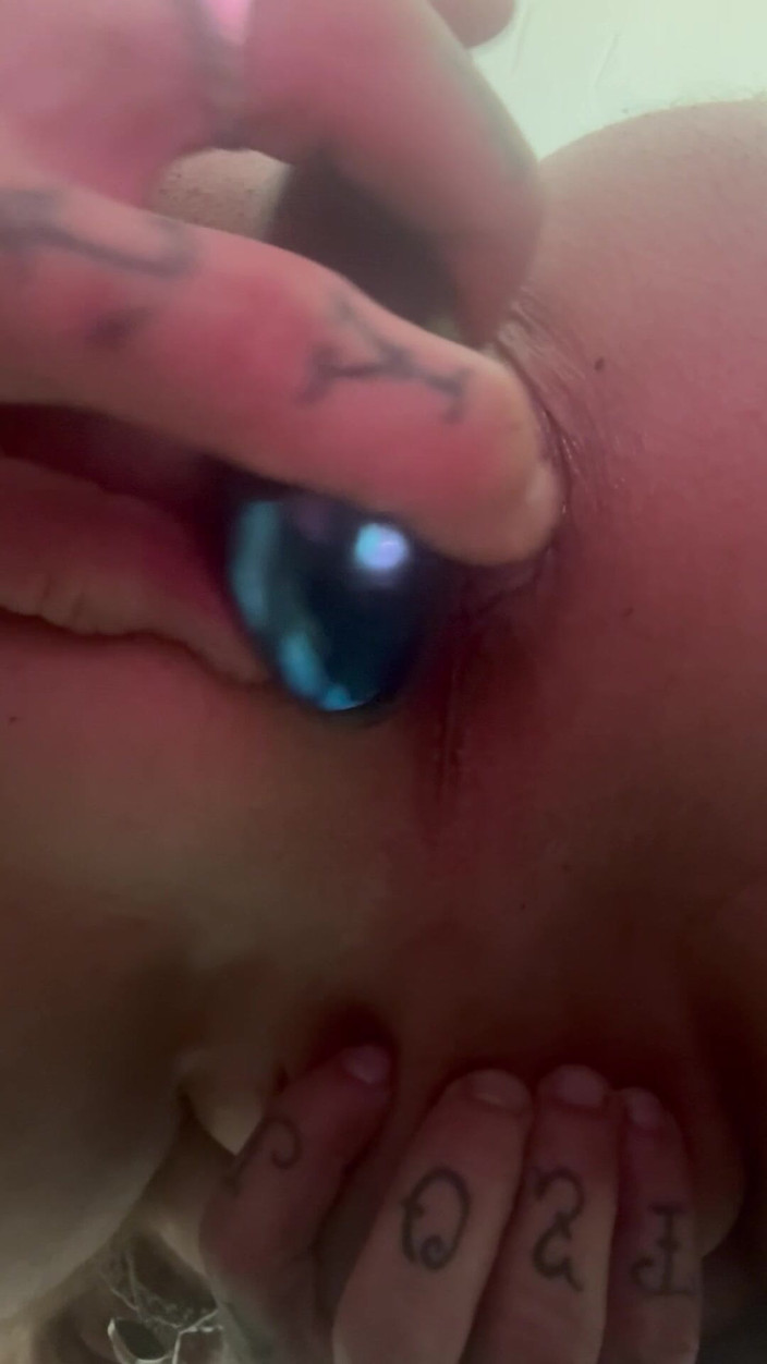 Lost Leo productions: Memek pria ceroboh