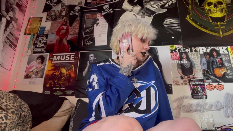 Glitterqueen1999: Goth Girl Glitterqueen1999 Wants to Pop Her Cherry Gets Possessed...