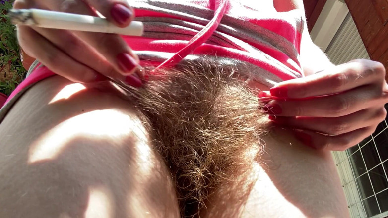 Cuteblonde666: Hairy bush closeup smoking fetish video