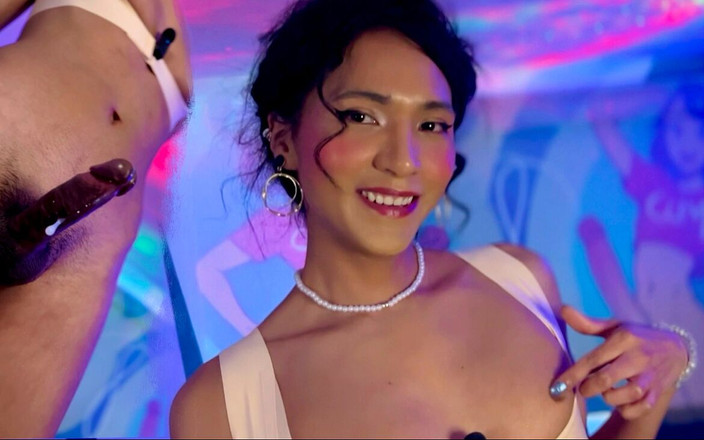 Lavala: Toketku penuh sperma!