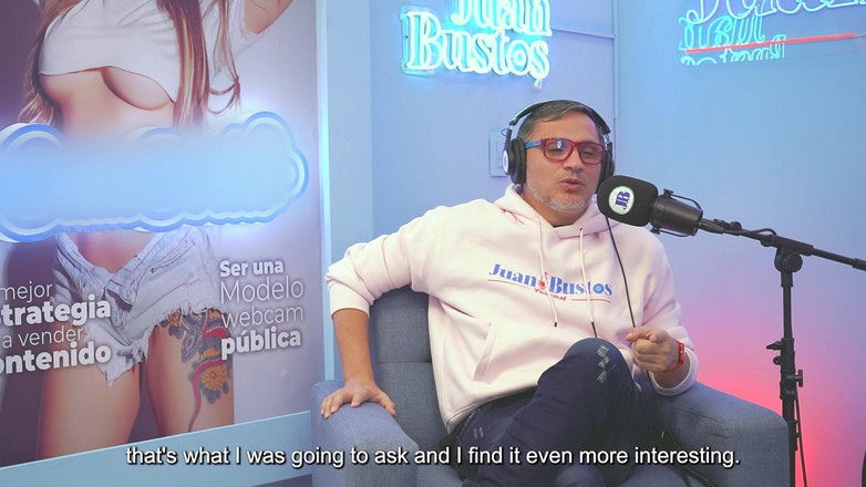 JuanBustos: Nimfomanka Gigidamessco krzyczy z przyjemnością: Jej cipka nasączona maszyną do...