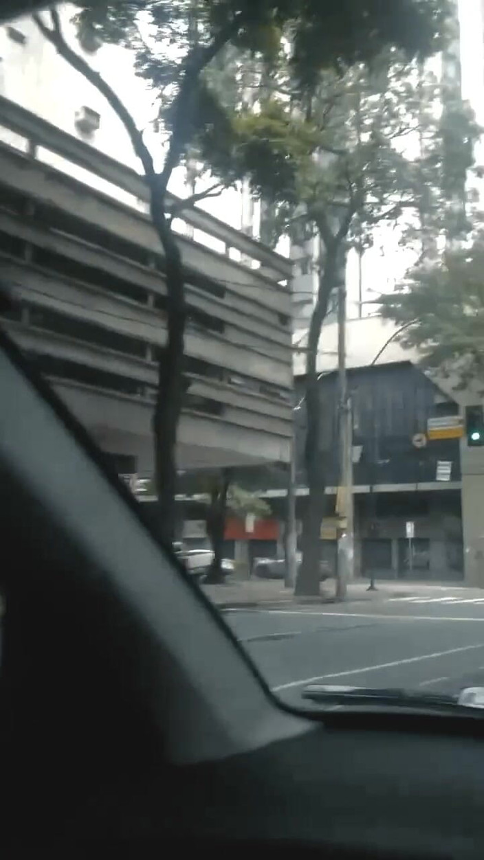 Vida Noite: 바깥... 더 이상 동성애의 욕망에 반대할 수 없습니다.