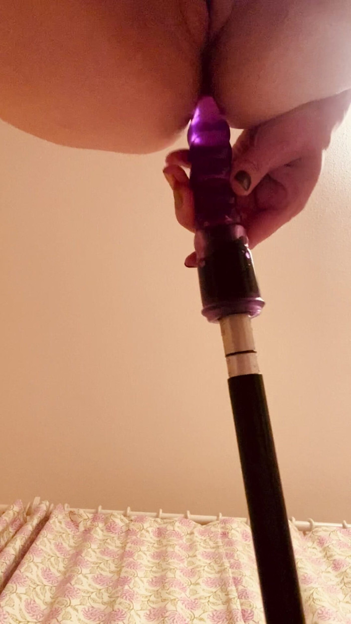 2hotnot2: Prima volta anale con la macchina del sesso!
