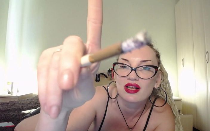 Bad ass bitch: Smoking Cig Red Lips