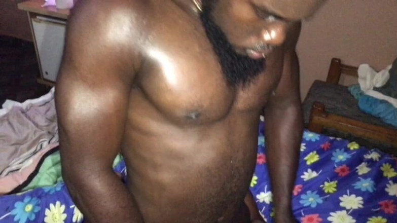 Youngcaptin: Cavando fundo em sua bunda sexy