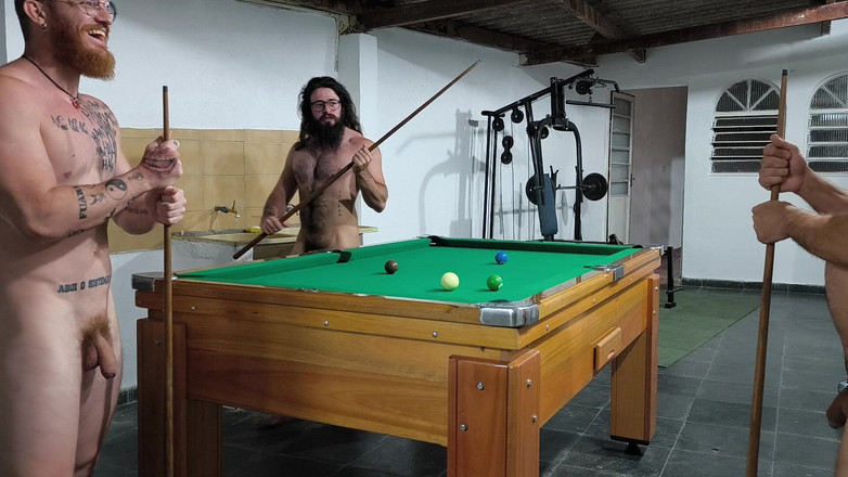 carmonaoficial: Spelen met vrienden naakt worden