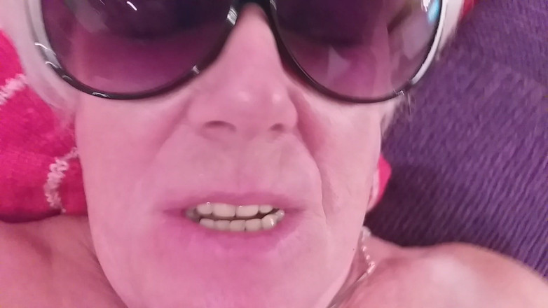 PureVicky66: おばあちゃんはレリッシュで硬いチンポをしゃぶる