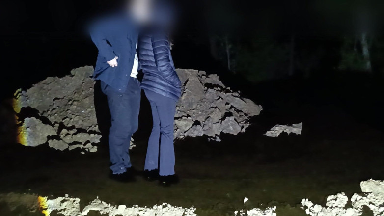 MissPopa: In the Dark, He Touches and Slaps My Bum