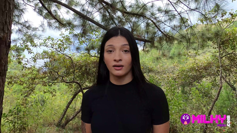Milky Peru: Oferecendo dinheiro para garota sexy na floresta em troca de...