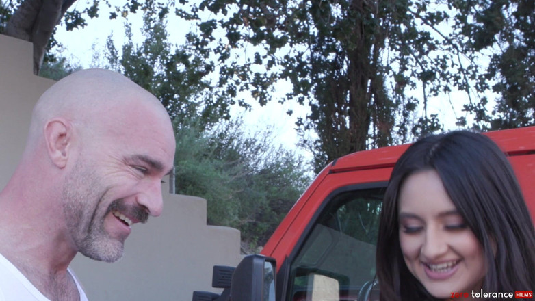 Zero tolerance films: Zerotolerancefilms підкинули його назад - сцена 1