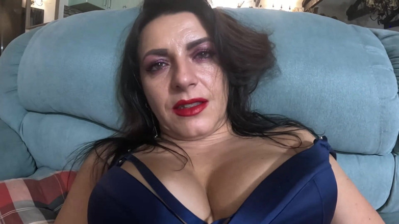 MilfyCalla: Spit Fetish Obsession - Dirty Talk, Smoking &amp; Wet Masturbation 324