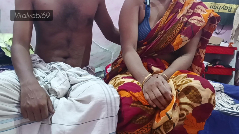 deshivairalvabi: Stiefmoeder zit vast, stiefzoon neukt duidelijke audio