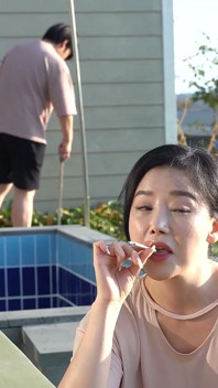 Sexy Cleaner Ignores the House and Focuses on Seducing Him