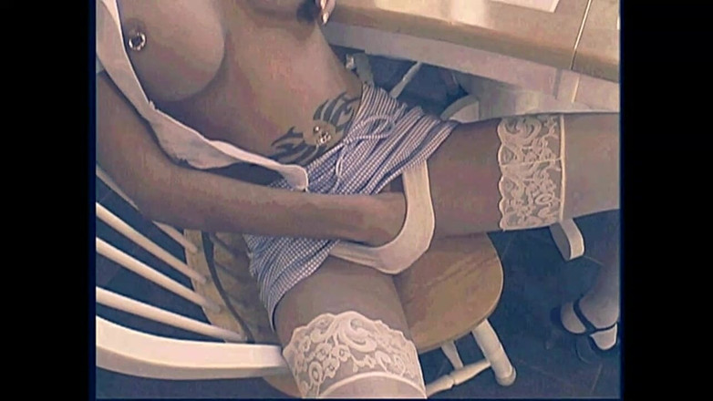 Vintage megastore: Mladá dívka s piercingem na velkých kozách naplněná kundičkou obrovským...