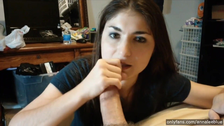 Annalee Blue: Sexy sperma přímo do krku