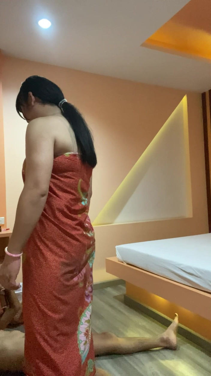 Fampfy Nana: Come Closer... Let Me Show You What You've Been Missing
