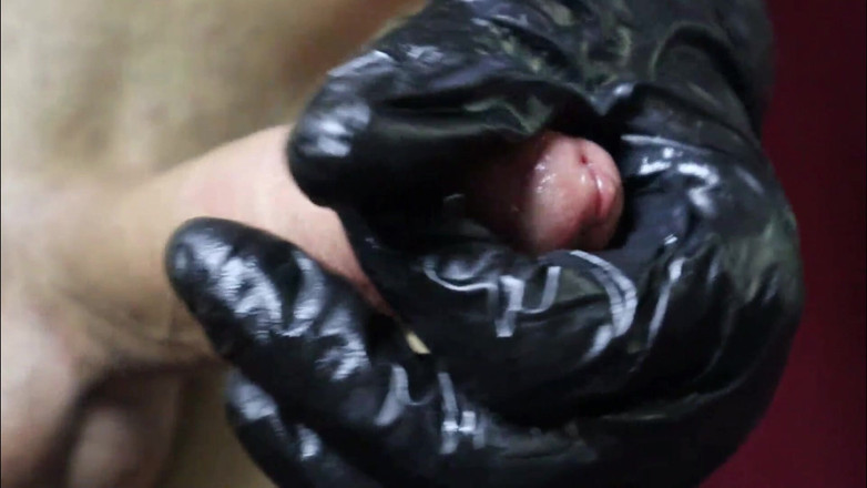 SEXY_GUYBEST: 하루 종일 젖을 짜고 마지막 한 방울까지 빨아주는 가장 친한 친구를 위해 보짓물 젖은 자지 클로즈업