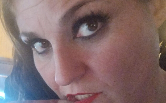 Naughty thick sub: Видео с лоллипопом